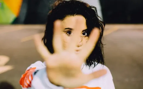 如果AI能让你体验任何人的生活，你会更善良吗？